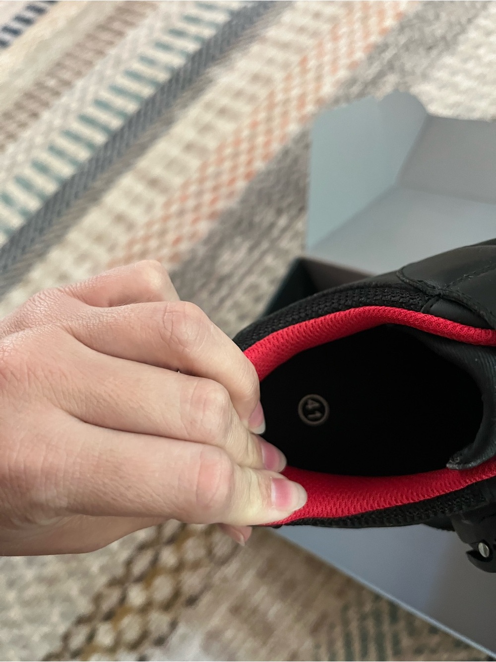 Peloton Black and Red Women's Cycling Sneakers size 41 like new - Picture 3 of 7